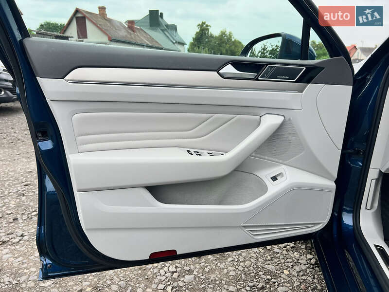Универсал Volkswagen Passat 2022 в Луцке