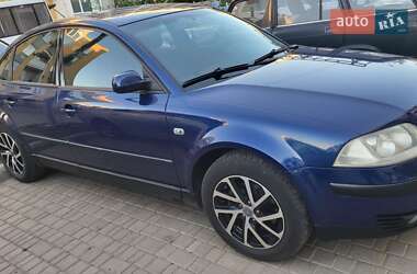 Седан Volkswagen Passat 2001 в 