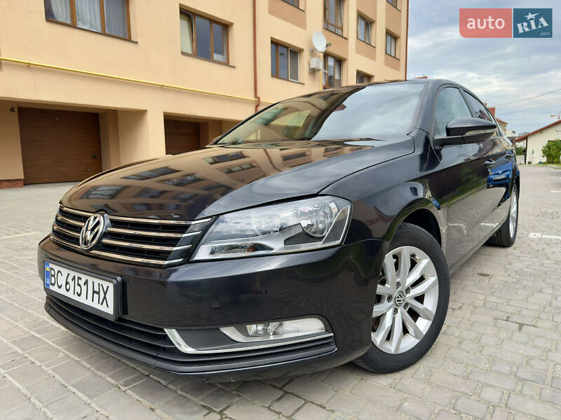 Седан Volkswagen Passat 2014 в Львове