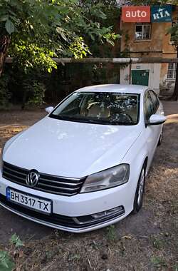 Седан Volkswagen Passat 2012 в Одессе