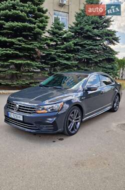 Седан Volkswagen Passat 2017 в Николаеве