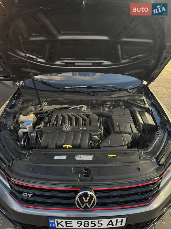 Седан Volkswagen Passat 2018 в Днепре