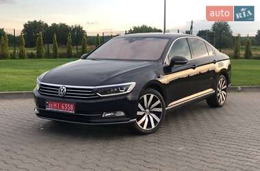 Седан Volkswagen Passat 2016 в Луцьку