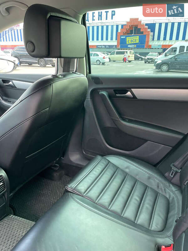 Универсал Volkswagen Passat 2013 в Киеве