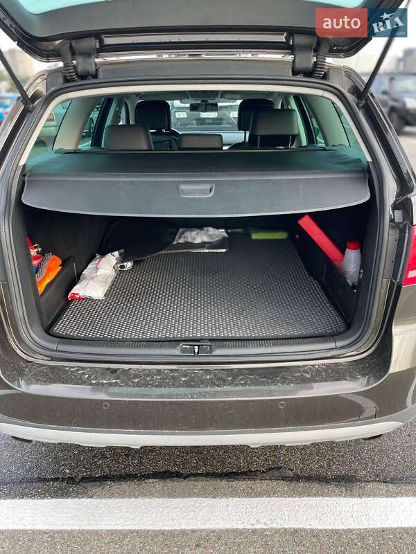 Универсал Volkswagen Passat 2013 в Киеве