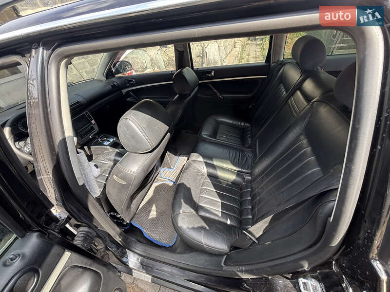 Універсал Volkswagen Passat 2001 в Добропіллі