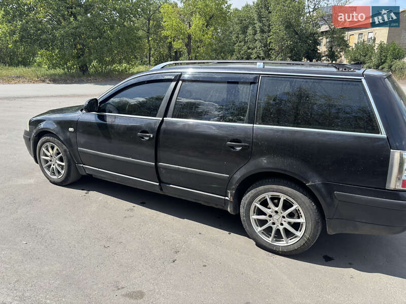 Універсал Volkswagen Passat 2001 в Добропіллі