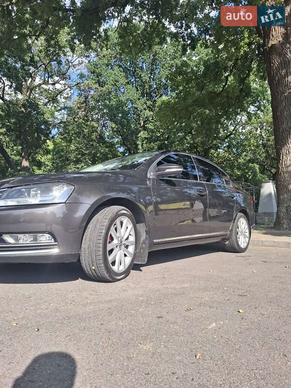 Седан Volkswagen Passat 2011 в Полтаві