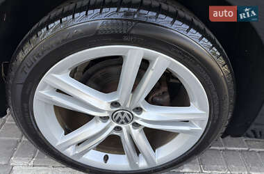 Седан Volkswagen Passat 2015 в 