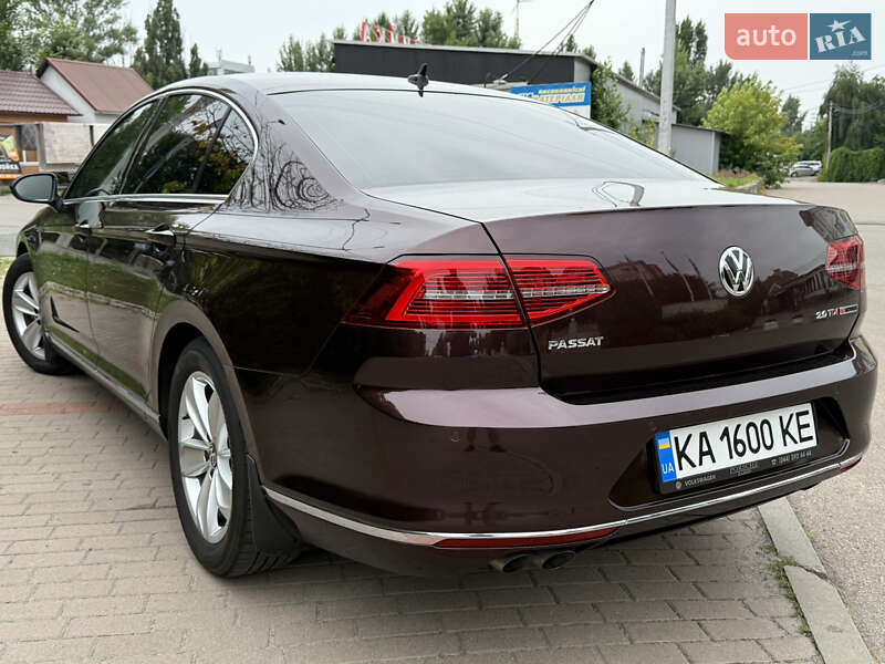 Седан Volkswagen Passat 2015 в Киеве