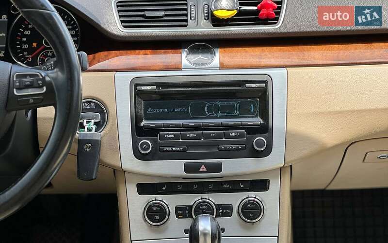 Универсал Volkswagen Passat 2012 в Ивано-Франковске