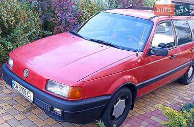 Универсал Volkswagen Passat 1988 в Киеве