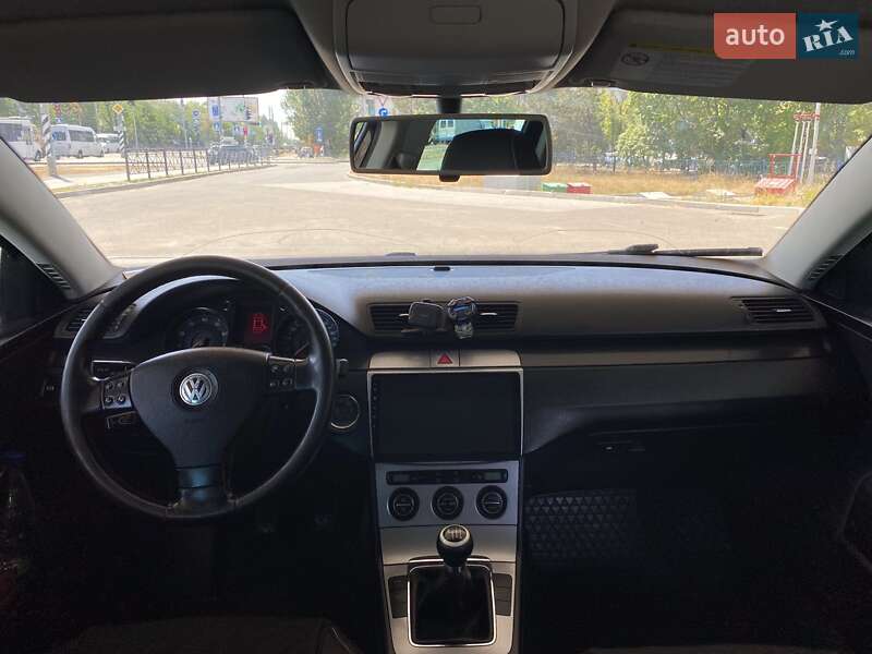 Универсал Volkswagen Passat 2006 в Николаеве