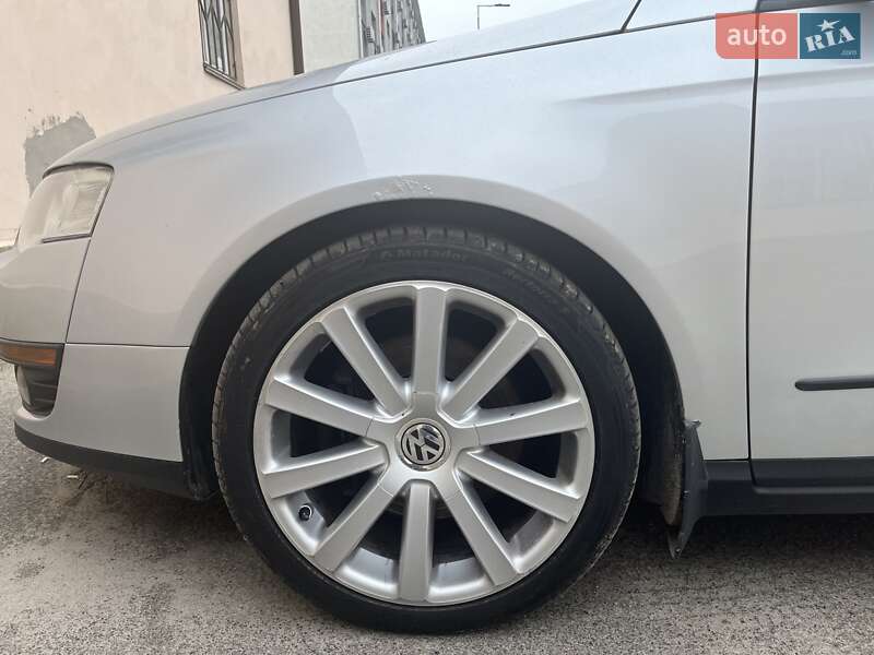 Универсал Volkswagen Passat 2010 в Киеве