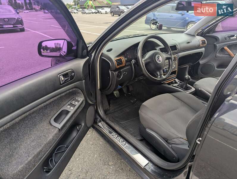 Седан Volkswagen Passat 1999 в Буче