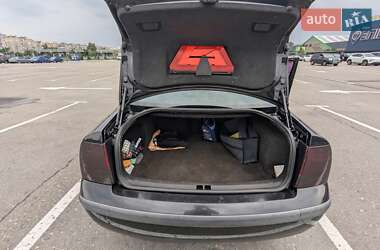 Седан Volkswagen Passat 1999 в Буче