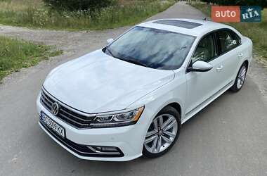 Седан Volkswagen Passat 2016 в Львове