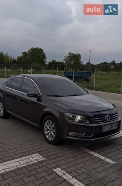 Седан Volkswagen Passat 2011 в Нововолинську