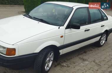 Седан Volkswagen Passat 1991 в Луцьку