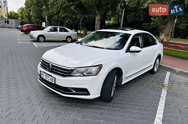 Седан Volkswagen Passat 2015 в Хмельницькому