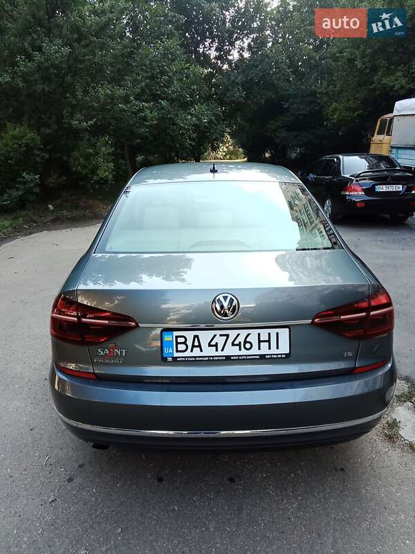 Седан Volkswagen Passat 2017 в Кропивницком