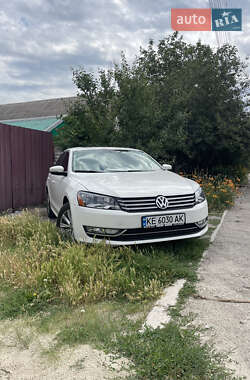 Седан Volkswagen Passat 2012 в Кам'янському