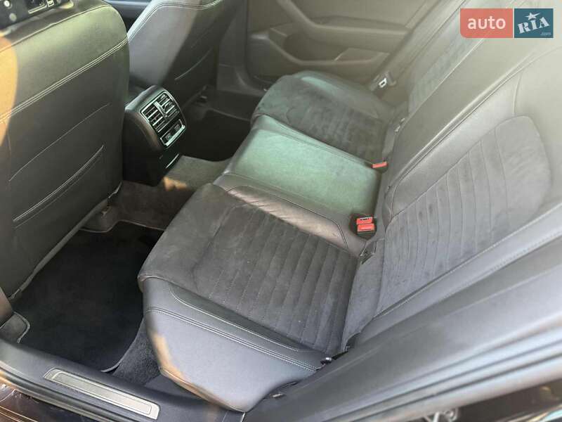 Седан Volkswagen Passat 2017 в Ужгороде
