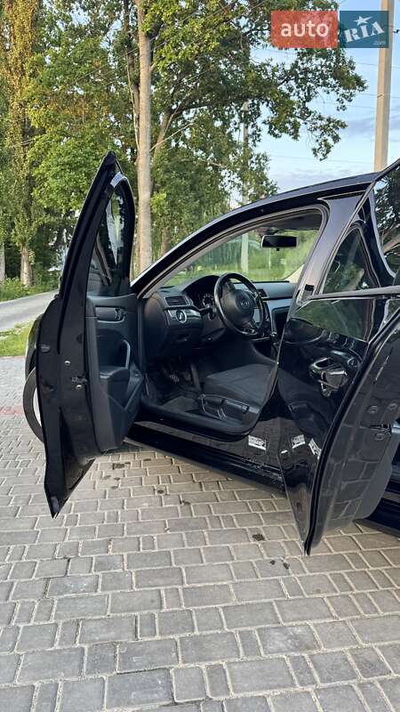 Седан Volkswagen Passat 2015 в Виннице