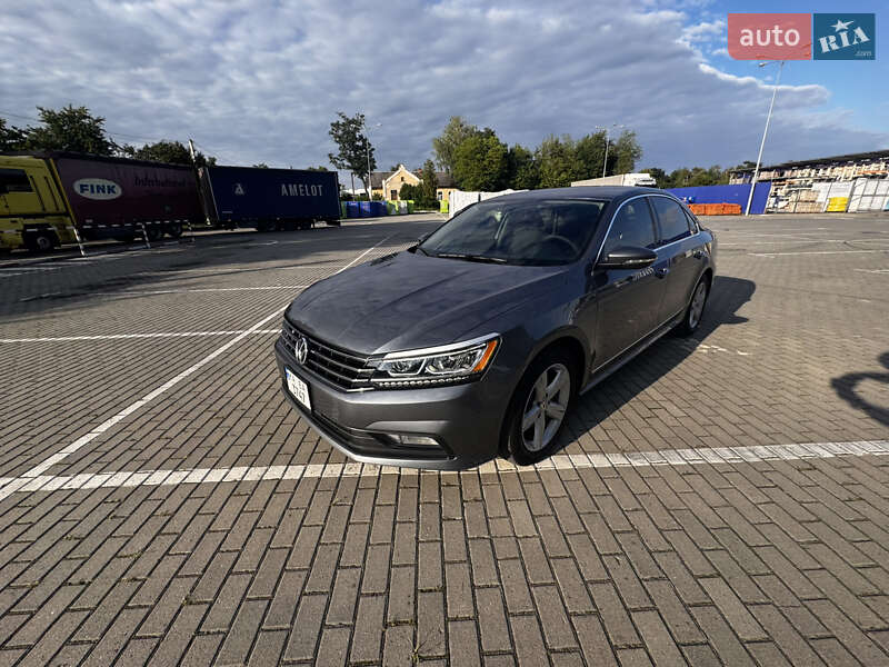 Седан Volkswagen Passat 2016 в Коломые