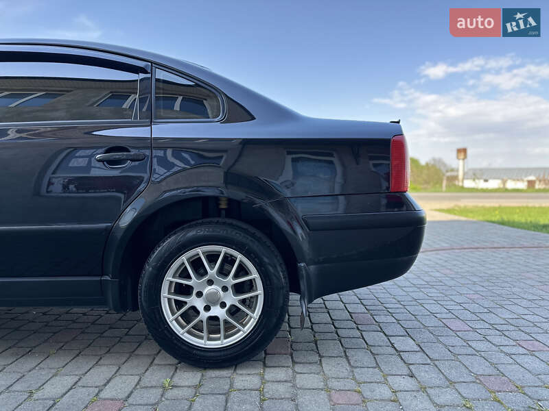 Седан Volkswagen Passat 2000 в Косове