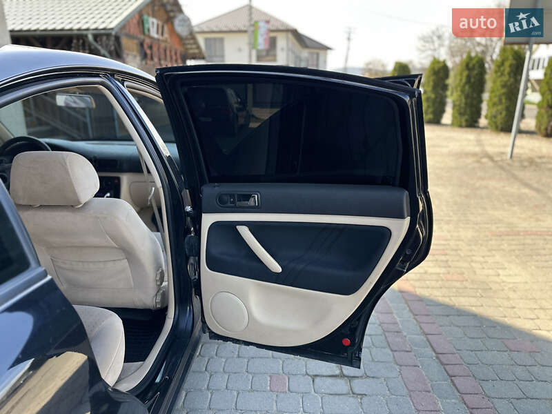 Седан Volkswagen Passat 2000 в Косове