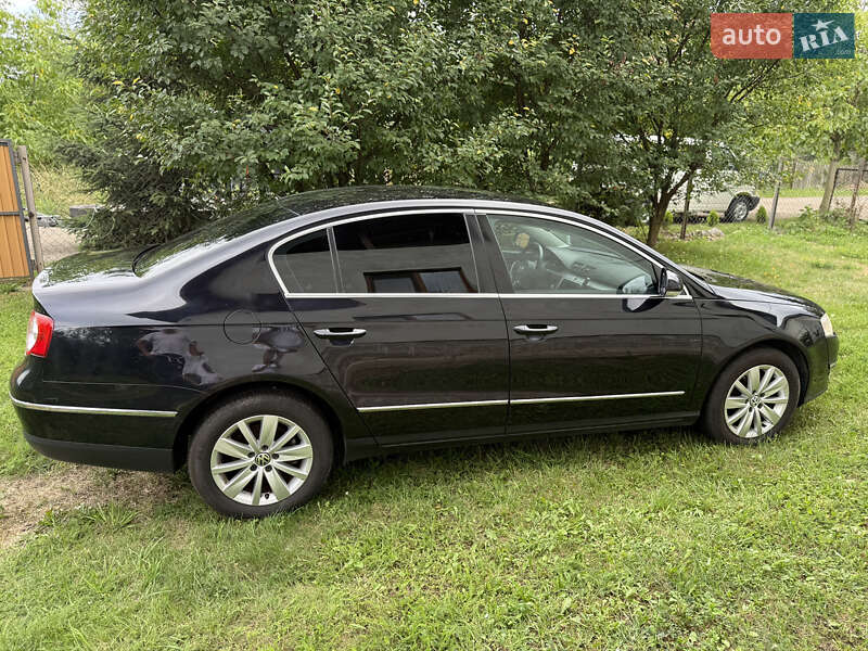 Седан Volkswagen Passat 2010 в Стрию