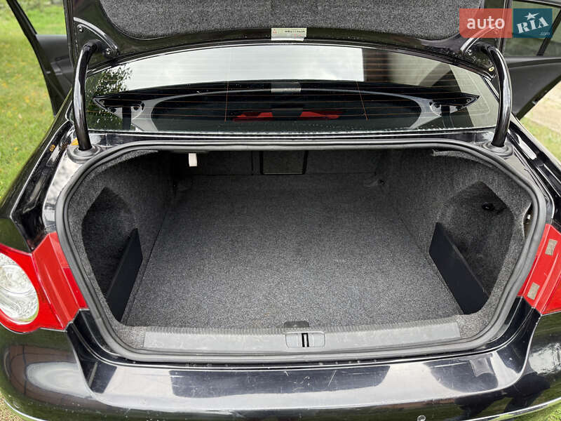 Седан Volkswagen Passat 2010 в Стрию