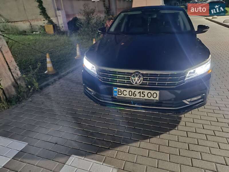 Седан Volkswagen Passat 2016 в Львове