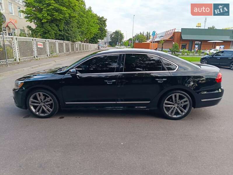 Седан Volkswagen Passat 2016 в Львове