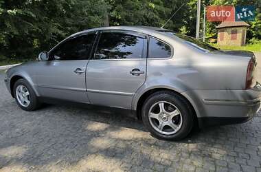 Седан Volkswagen Passat 2004 в Чернівцях