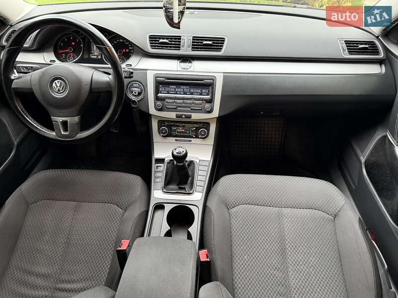 Седан Volkswagen Passat 2011 в Днепре