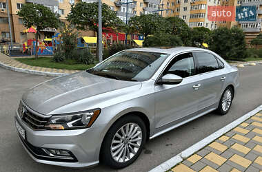 Седан Volkswagen Passat 2016 в Києві