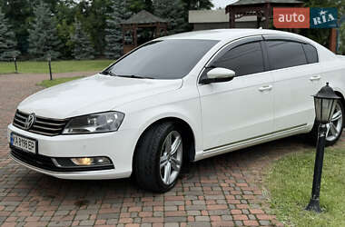 Седан Volkswagen Passat 2014 в 
