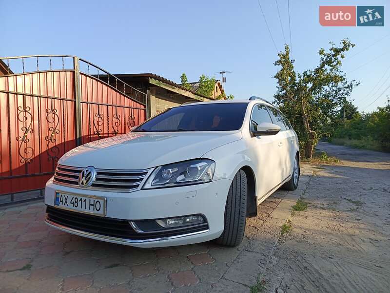 Універсал Volkswagen Passat 2013 в Ізюмі