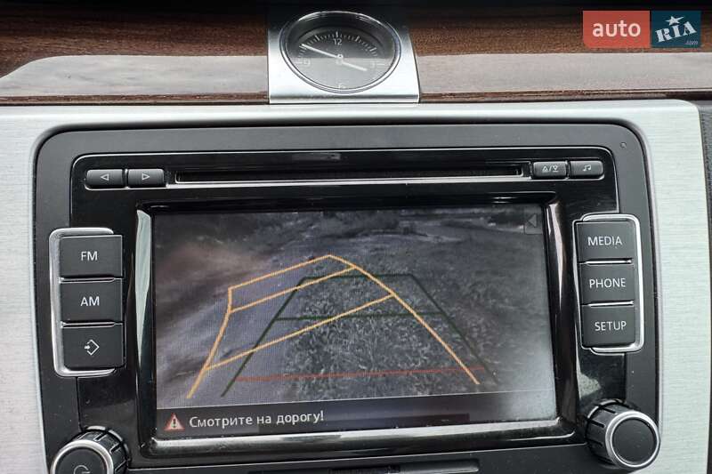 Седан Volkswagen Passat 2011 в Львове