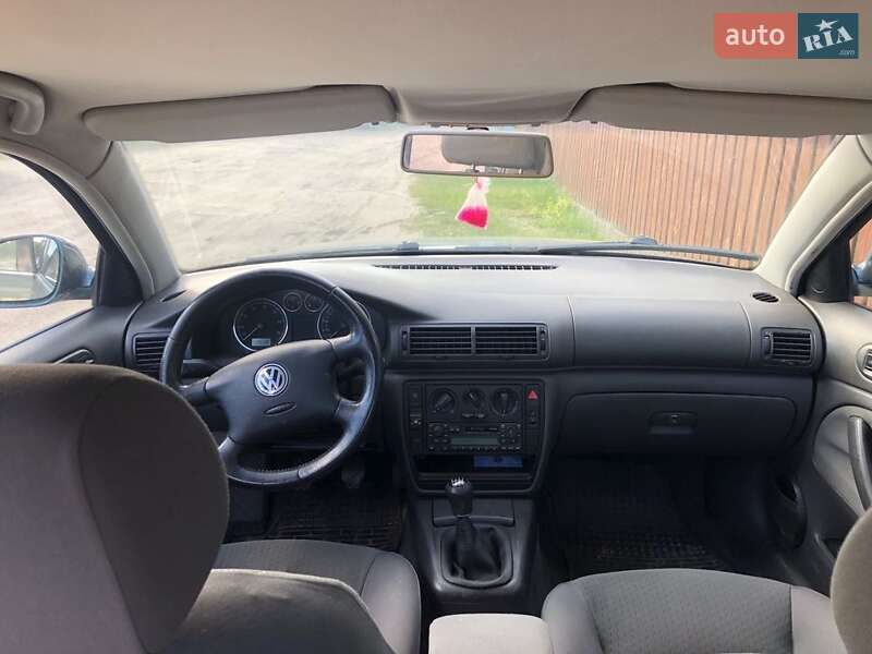 Седан Volkswagen Passat 2004 в Березному