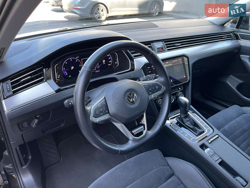 Универсал Volkswagen Passat 2019 в Киеве фото 18 Универсал Volkswagen Passat 2019 в Киеве