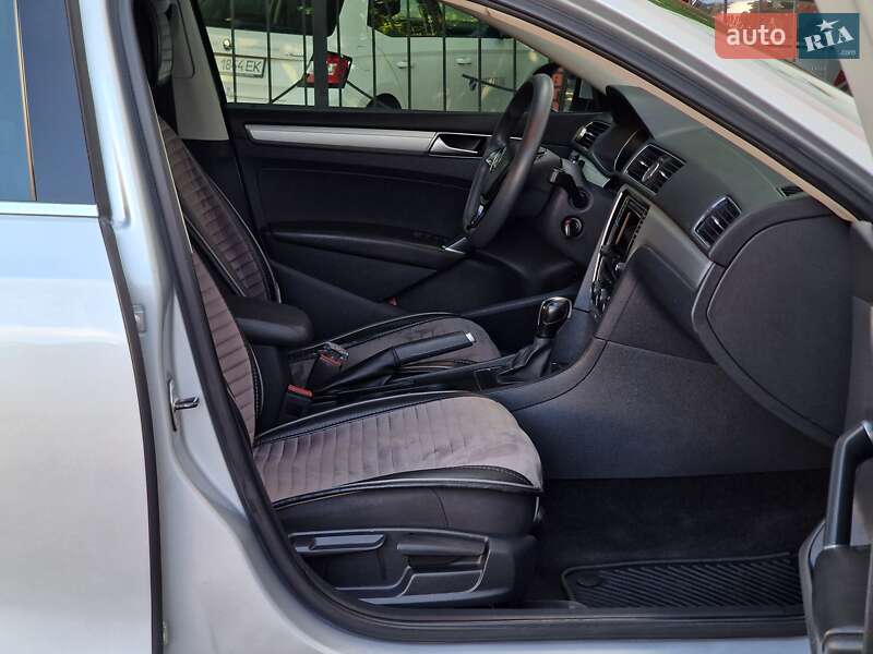 Седан Volkswagen Passat 2016 в Одессе