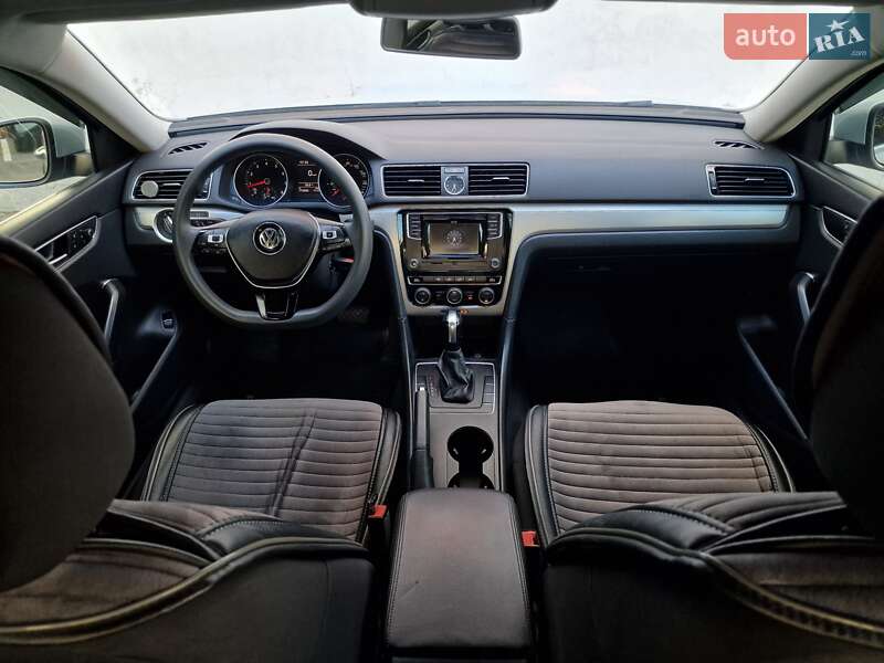 Седан Volkswagen Passat 2016 в Одессе