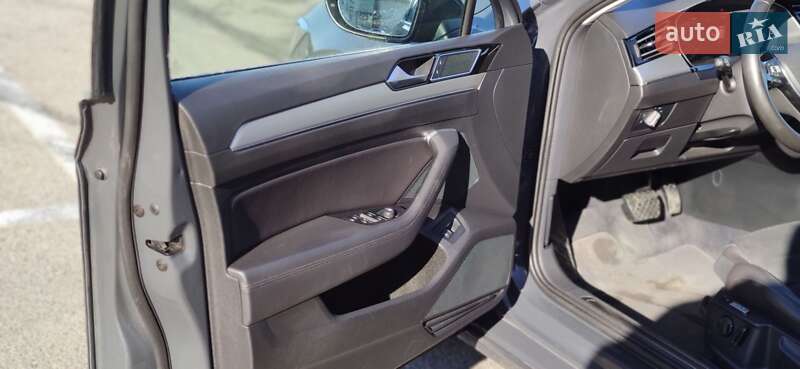 Универсал Volkswagen Passat 2015 в Нетешине