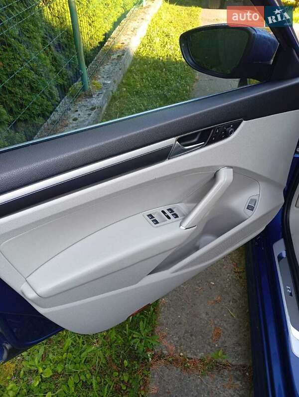 Седан Volkswagen Passat 2017 в Конопнице фото 14 Седан Volkswagen Passat 2017 в Конопнице