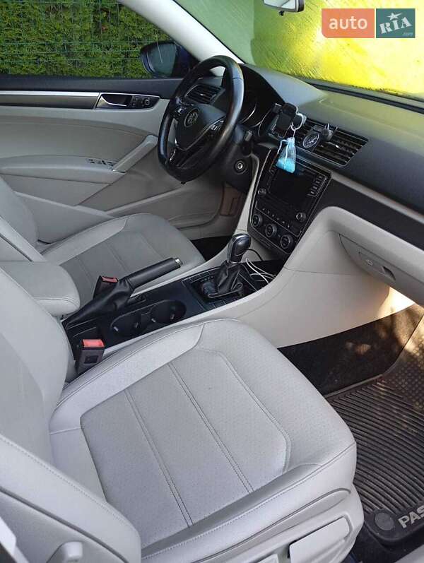 Седан Volkswagen Passat 2017 в Конопнице фото 10 Седан Volkswagen Passat 2017 в Конопнице