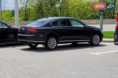 Седан Volkswagen Passat 2017 в Первомайске