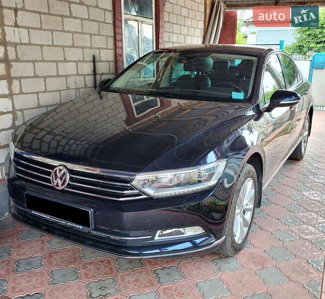 Седан Volkswagen Passat 2017 в Первомайске
